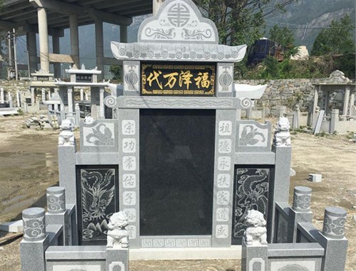 公墓墓碑的红色字和黑色字有啥区别？